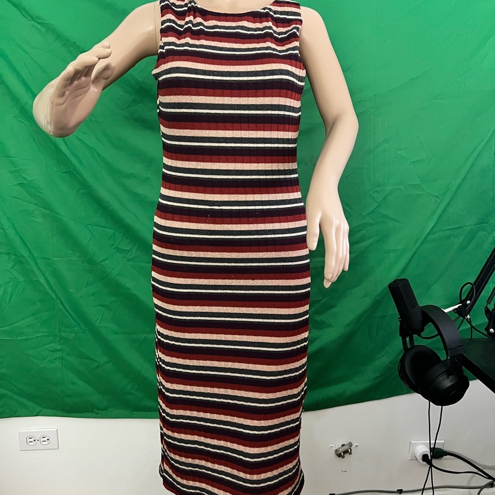 It’s extra large but actually fit medium